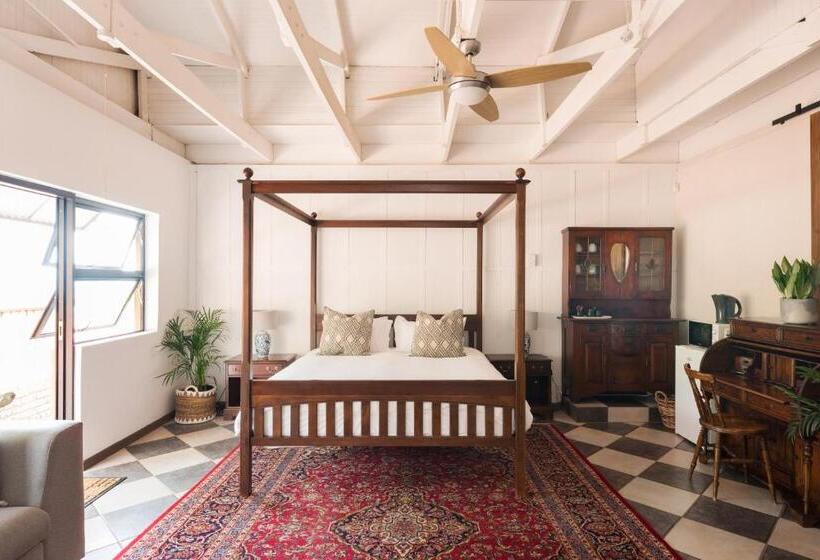 سوییت سوپریور, House Falcon   Close To Zah