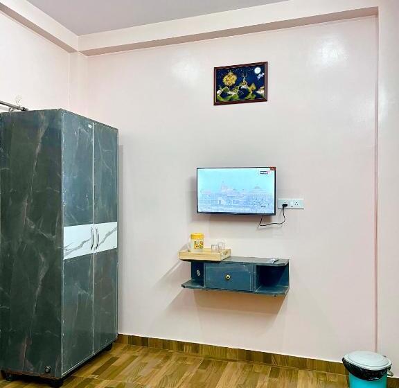 Номер Deluxe, Trilok Residency   Dashashwamedh Varanasi
