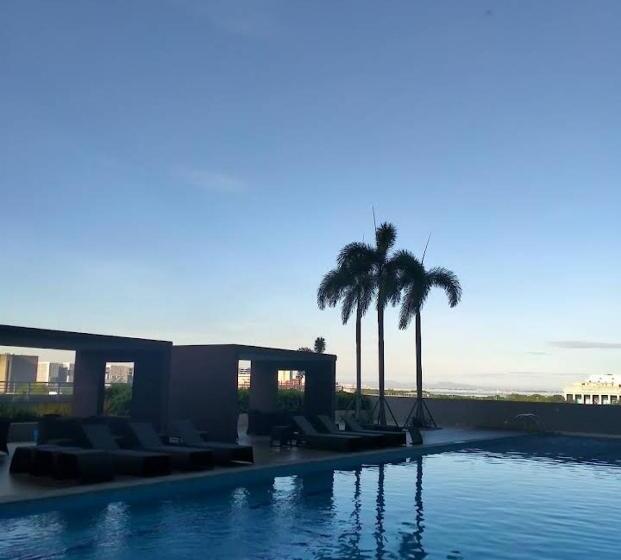 Номер Стандарт с Балконом, Smdc Breeze Residence