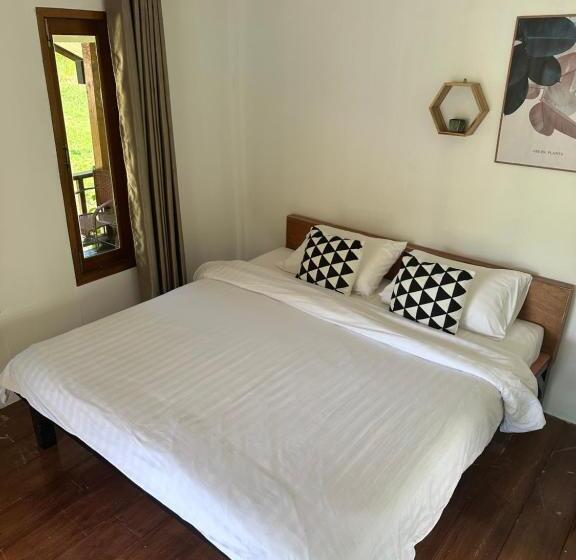بانگلوی استاندارد با چشم‌انداز دریا, Spiral Resort