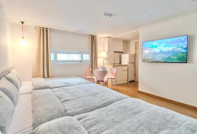 استودیوی لوکس, Harmony Stay