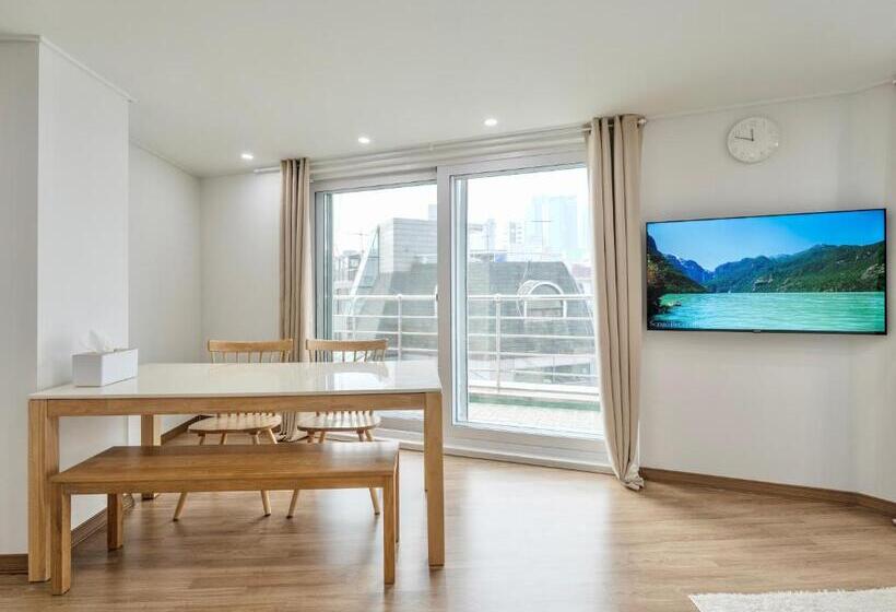 استودیو استاندارد با بالکن, Harmony Stay