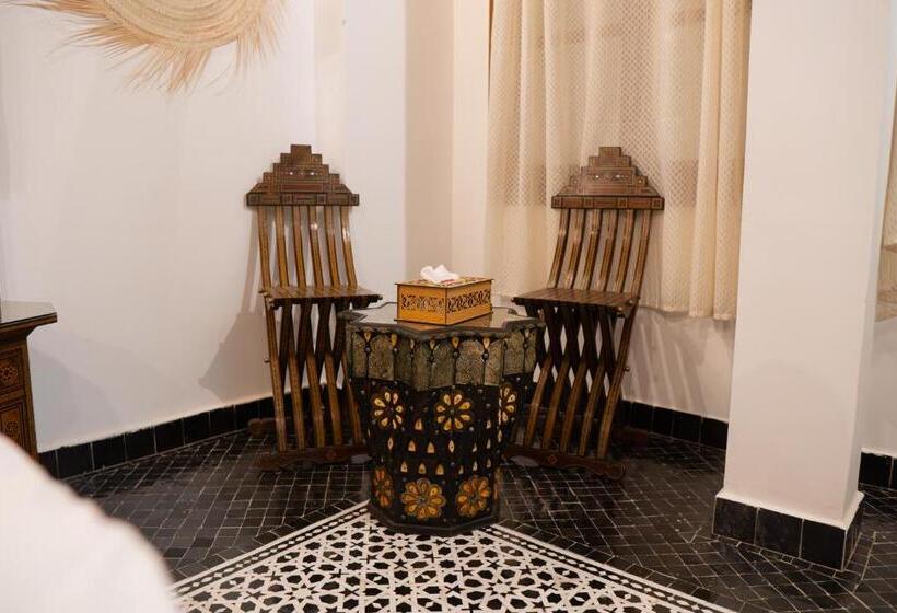 اتاق لوکس با چشم‌انداز استخر, Darif S Riad & Spa