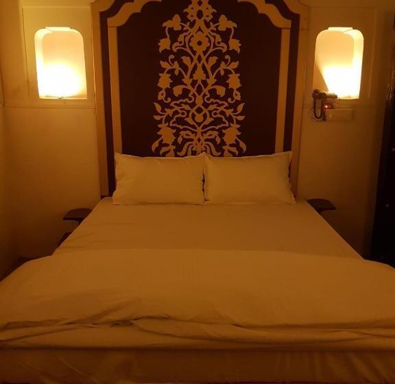 Люкс Повышенной Комфортности, Chhoti Kothi   A Heritage Homestay By The Ganges