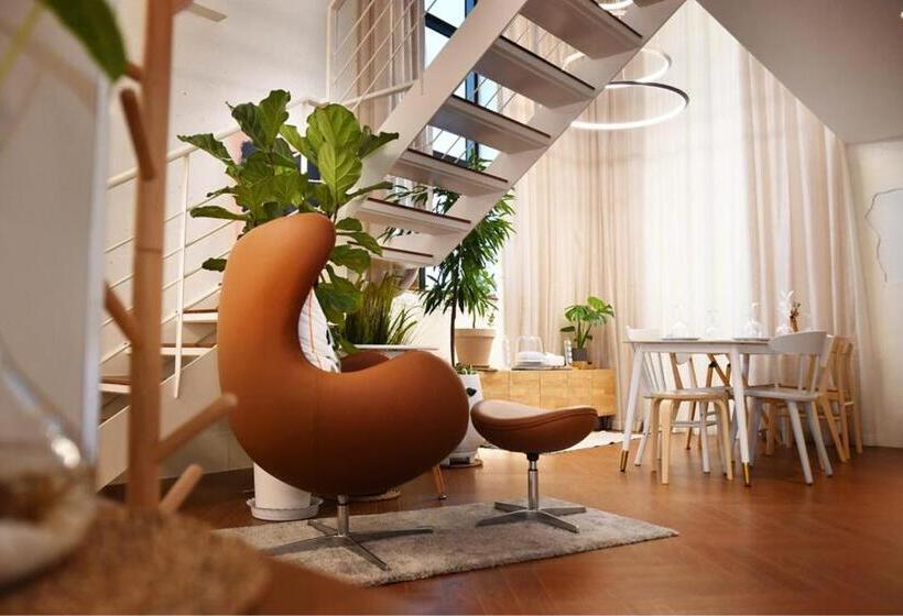 مجموعه ویستا شهر, Garden Pool Villa Lee Chung Jung