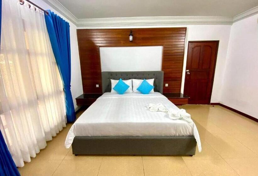 2 Bedroom Apartment with Views, Tan Thorng Angkor