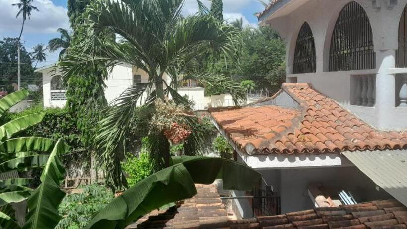 اتاق لوکس با بالکن, Manas Mtwapa Mombasa