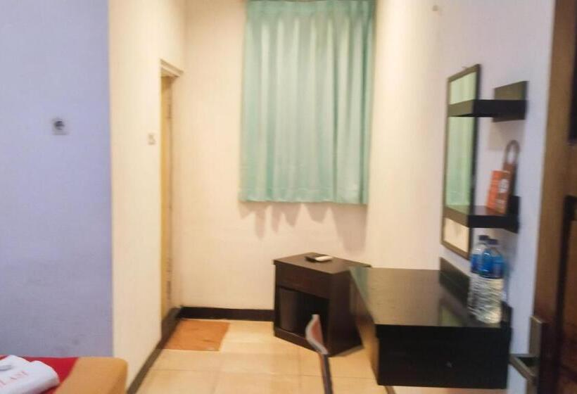 标准间, Reddoorz Near Living Plaza Palembang