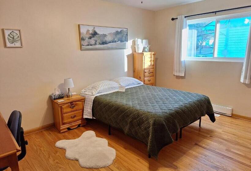 Номер Стандарт Совместная Ванная, The Resurgo Room   5 Min Walk To Moncton Hospital