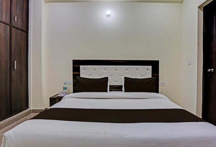 Quarto Triplo Clássico, Collection O Hotel Rao Estate