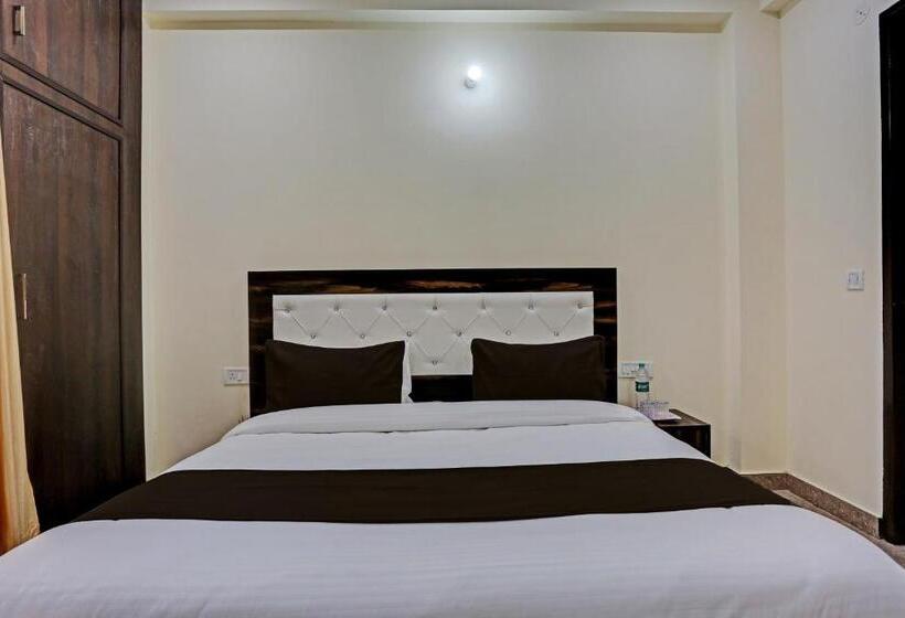 Quarto Triplo Clássico, Collection O Hotel Rao Estate