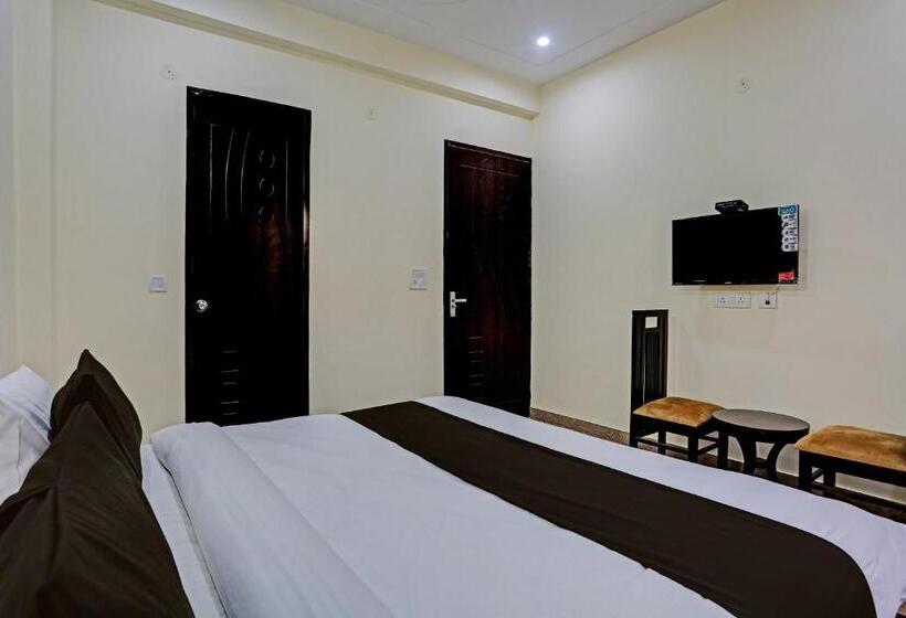 Quarto Triplo Clássico, Collection O Hotel Rao Estate