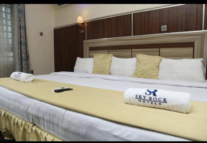 اتاق استاندارد, Skyrock Hotels Limited