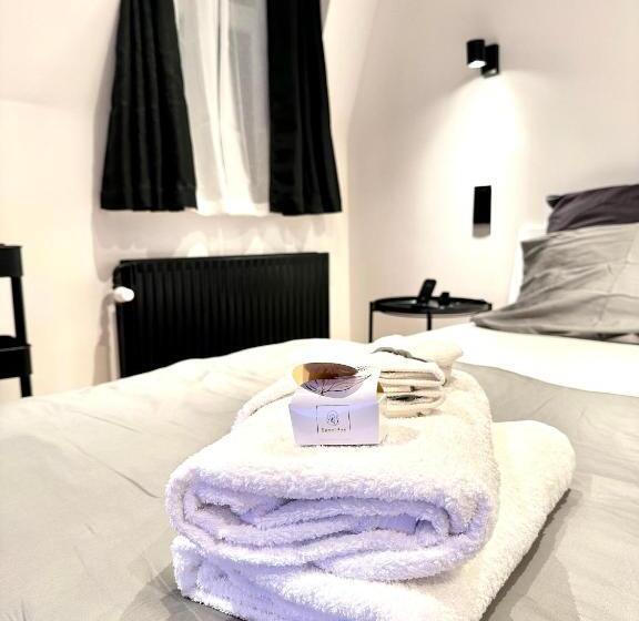 اتاق استاندارد چهار تخته, Cozy Bed And Breakfast At European Commision