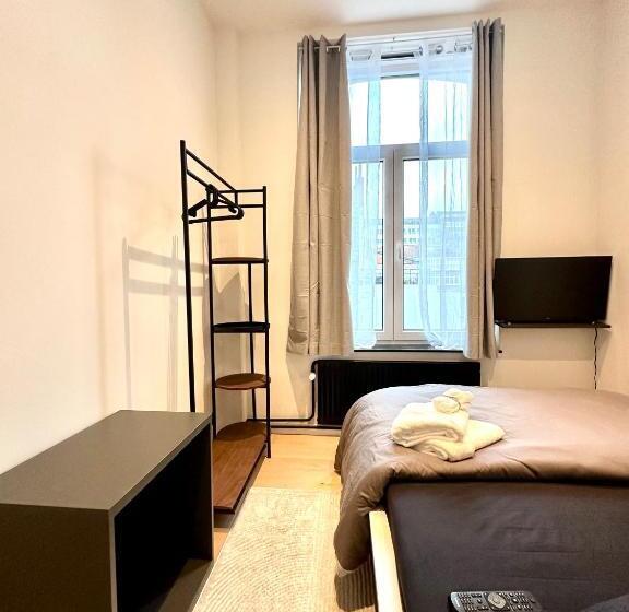 اتاق استاندارد با سرویس بهداشتی مشترک, Cozy Bed And Breakfast At European Commision