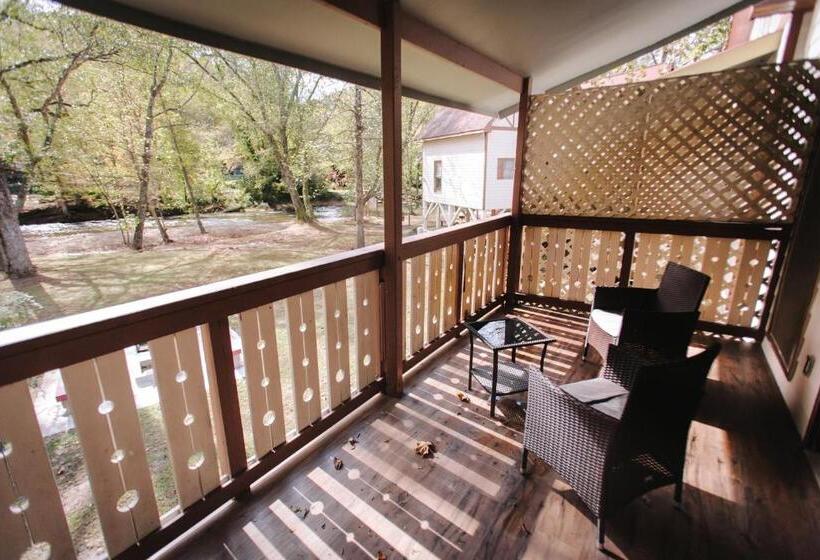 Номер Стандарт, Riverbend Motel & Cabins