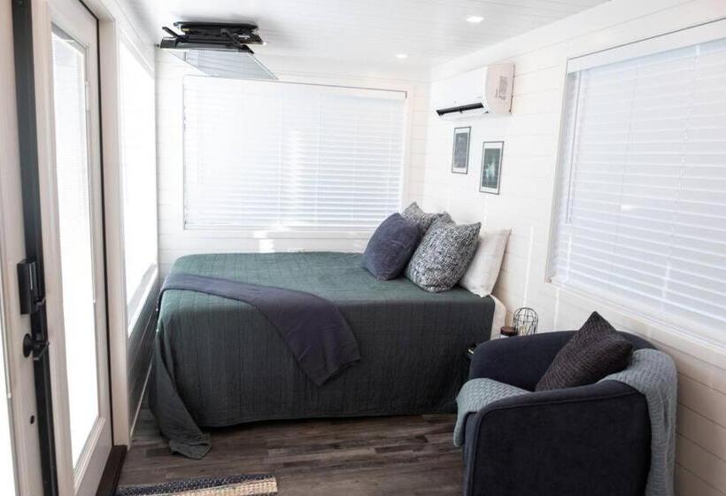 חדר סטודיו סטנדרד, New Starry Night Shipping Container Home