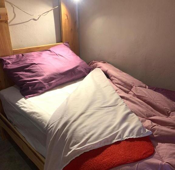 공동 객실, Anacrusa Hostel
