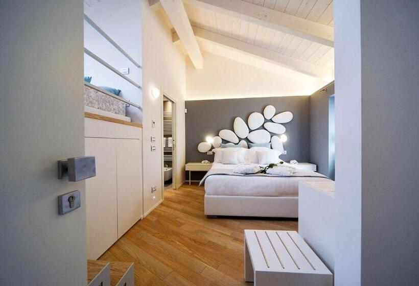 Люкс Повышенной Комфортности, Eleìra Luxury Accomodations