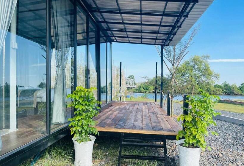جناح ديلوكس, The Square Residence