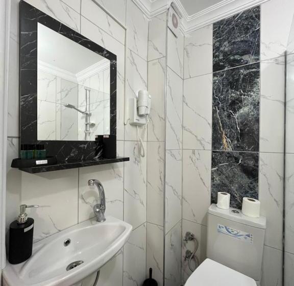 استودیوی استاندارد, 3 ) Taksim’de Süit Delüxe Otel Odası