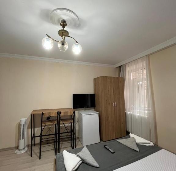 استودیوی استاندارد, 3 ) Taksim’de Süit Delüxe Otel Odası