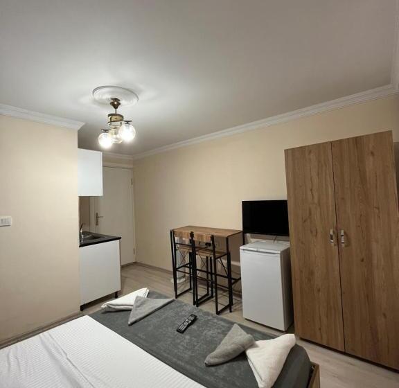 استودیوی استاندارد, 3 ) Taksim’de Süit Delüxe Otel Odası