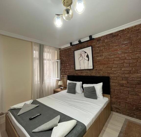 استودیوی استاندارد, 3 ) Taksim’de Süit Delüxe Otel Odası