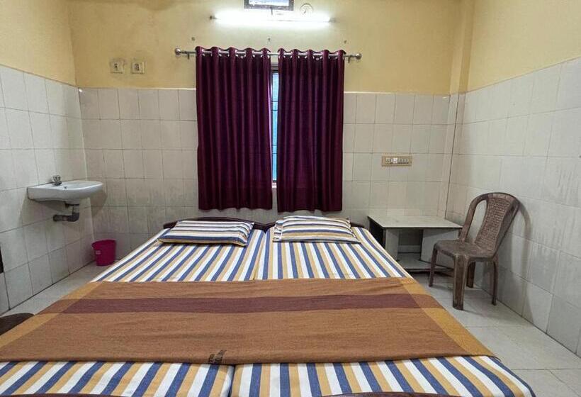 标准间, Chinmayi Tourist Home   Opposite To Temple Only 50 M