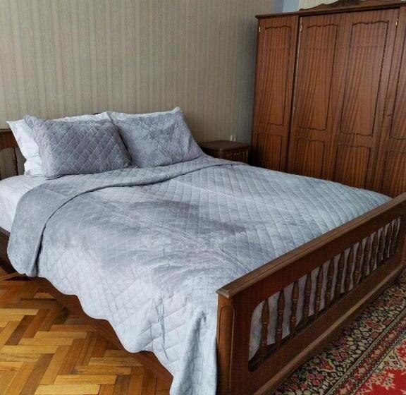 Семейный Номер, Airport To Echmiadzin Guest House