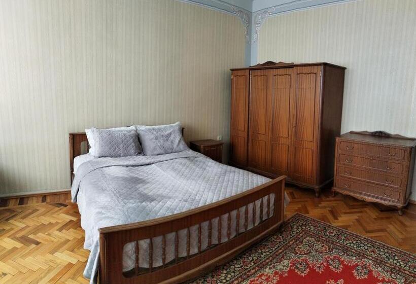 Семейный Номер, Airport To Echmiadzin Guest House