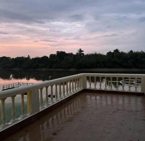Семейный Номер, Damodar River Retreat, Uluberia