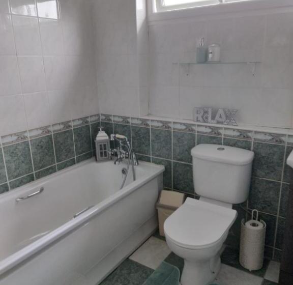 اتاق لوکس, Tess S Guest House R95k6n1 This Property Is Unsuitable For Children Under 12 Years Old