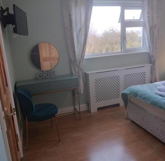 اتاق لوکس, Tess S Guest House R95k6n1 This Property Is Unsuitable For Children Under 12 Years Old