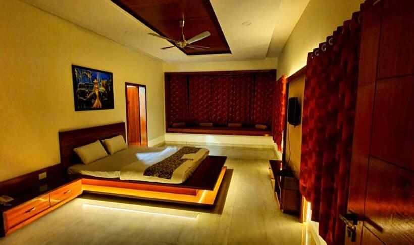 Номер Deluxe, Blue Lagoon Resort