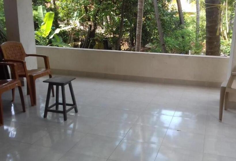 Quarto Estandar, Little Nest