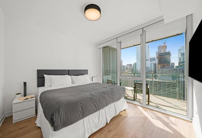 Suite Deluxe, Level Chicago River North