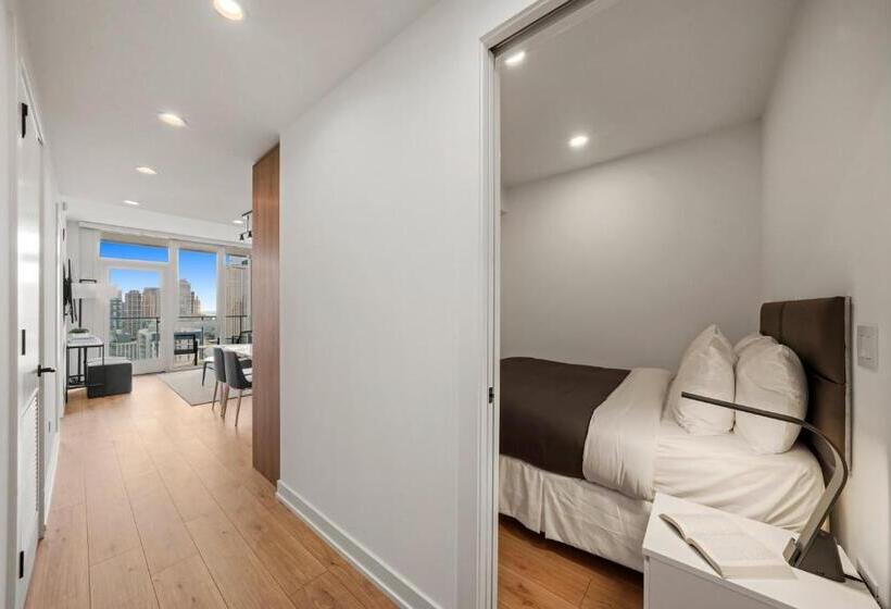Suite 2 Quartos, Level Chicago River North