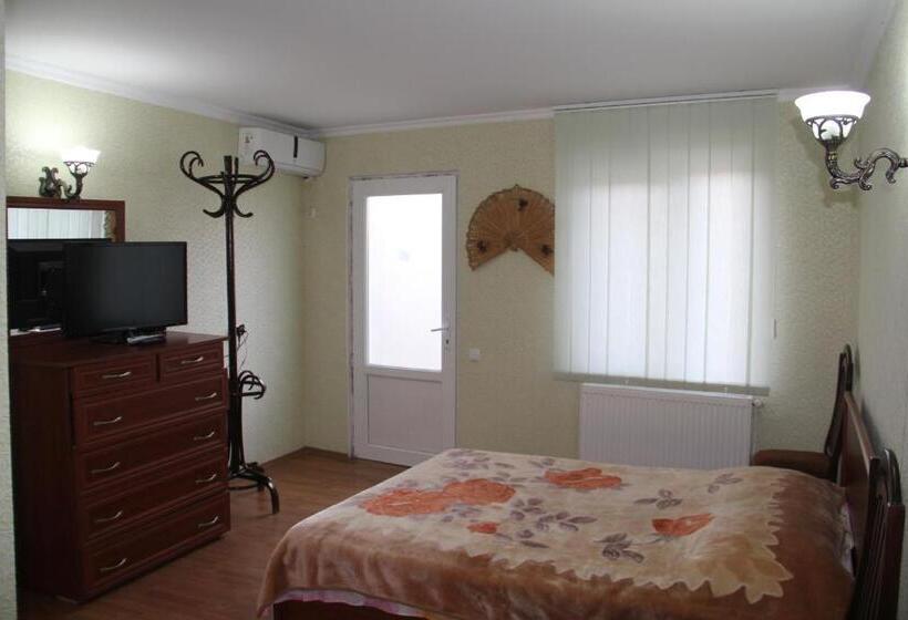 اتاق استاندارد سه نفره, Guesthouse David