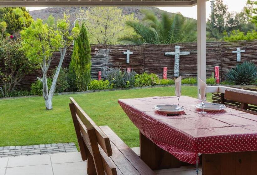 Трехместный Номер Стандарт Вид на Сад, Karoo Fountain Luxury Guesthouse