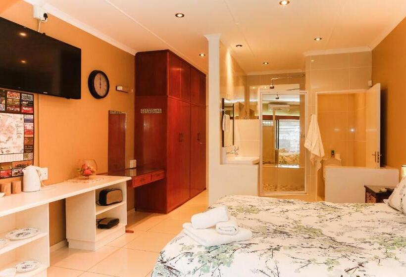 Номер Стандарт Вид на Сад, Karoo Fountain Luxury Guesthouse