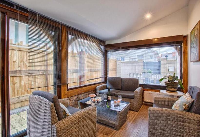 Дом 1 Спальня, La Casa Bella   Calm And Cosy House By The Sea