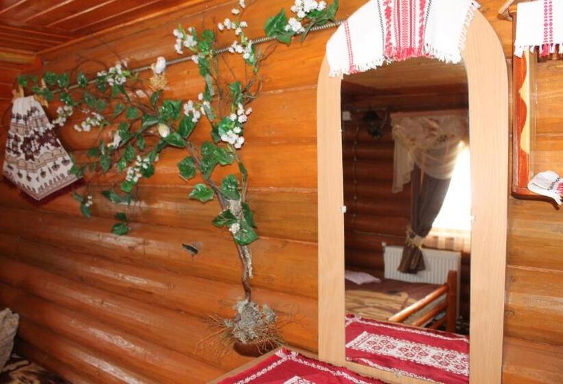 Трехместный Номер Стандарт с Балконом, Zustrizh U Leva
