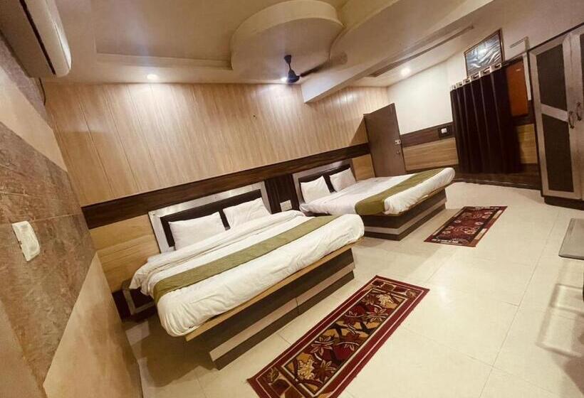 Familjerum, Alpine By The Golden Taj Group And Hotels