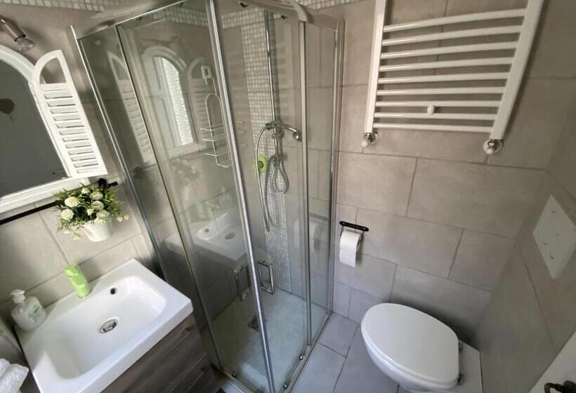 Quarto Estandar, Dimora Bro