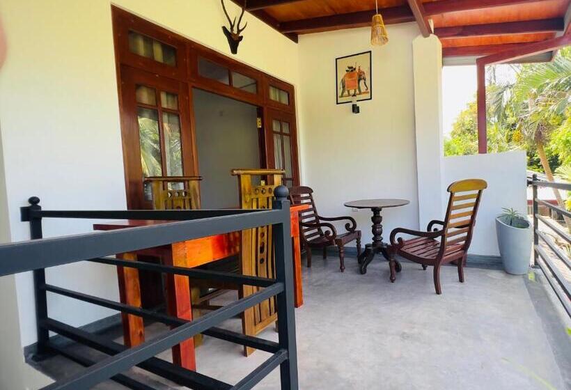 Номер Deluxe с Балконом, Renaissance Villa Bentota