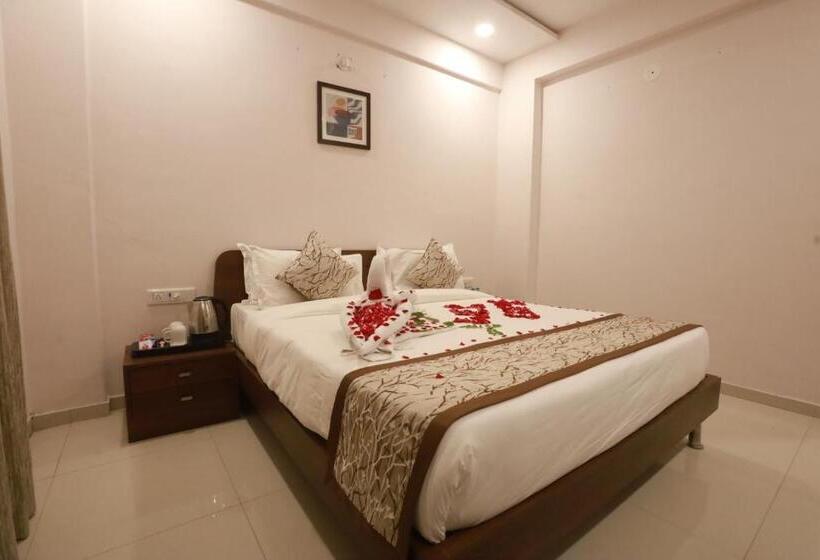 Президентский Люкс, Chandanvan Club & Resort
