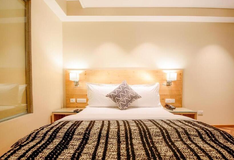 غرفة قياسية ذات إطلالة, Naturevilas Sarovar Portico   Centrally Heated