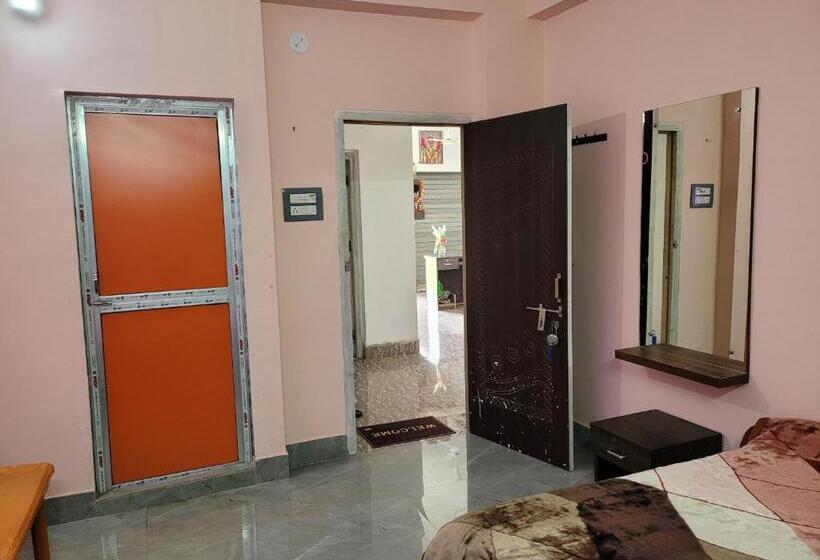 Номер Deluxe, Staymaker Rajdeep Guest House