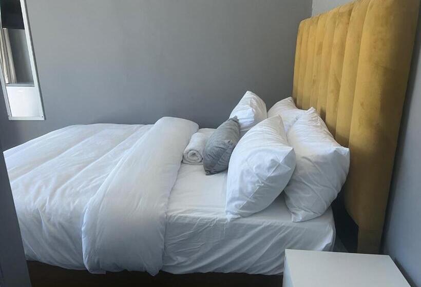 اتاق لوکس, M & B Backpackers